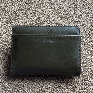 Matt & Nat vegan leather wallet brand new